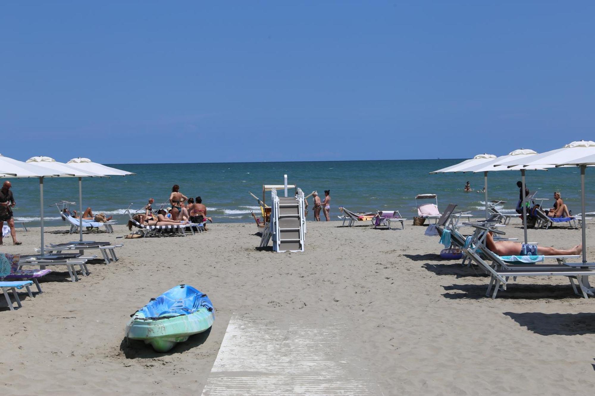 Hotel Senza Pensieri ריצ'יונה מראה חיצוני תמונה