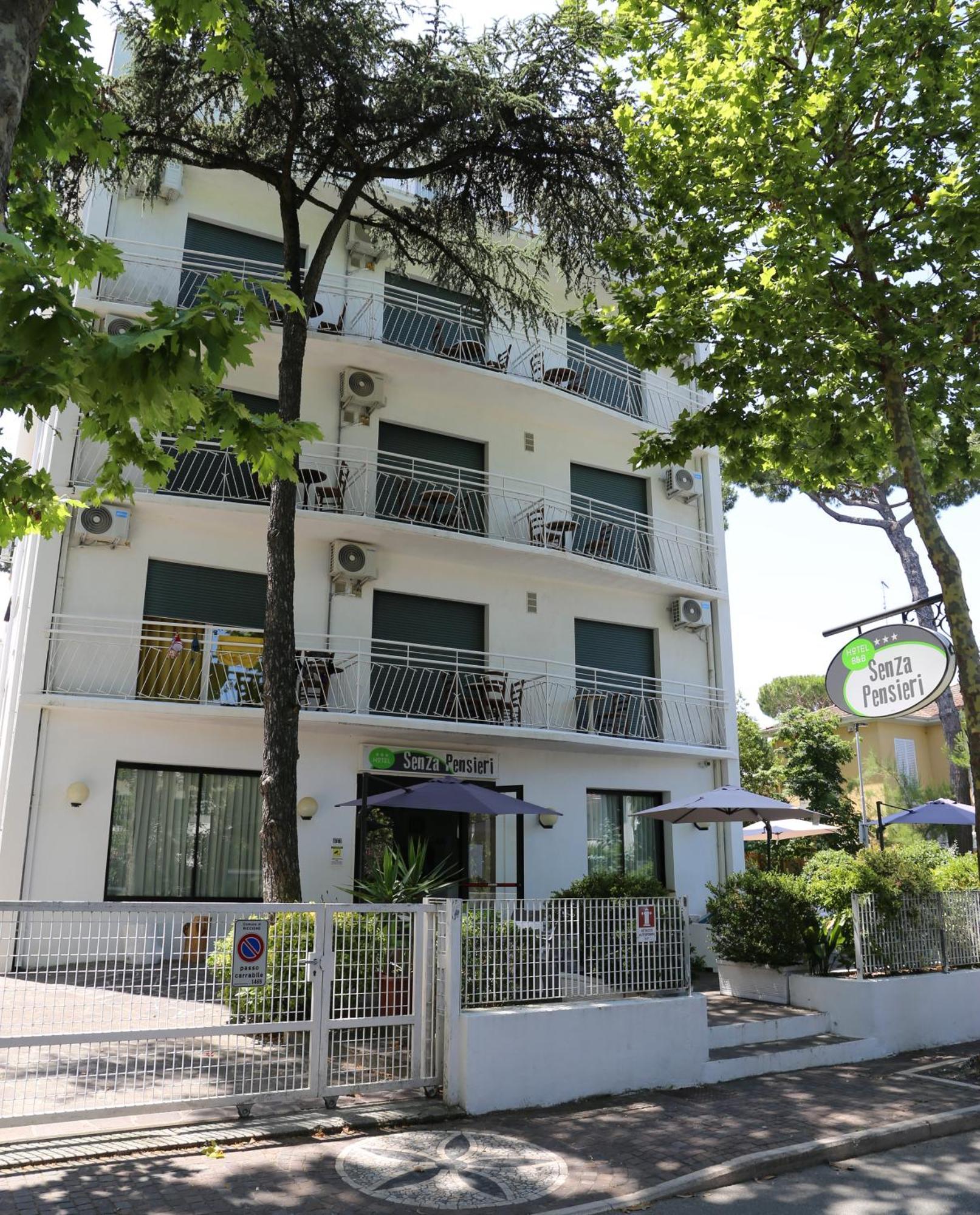 Hotel Senza Pensieri ריצ'יונה מראה חיצוני תמונה